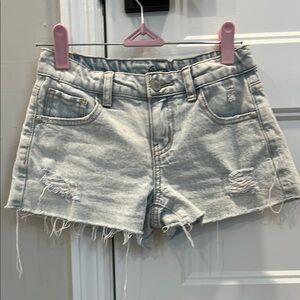 Girls size M(8) Art Class Distressed Light Blue Denim Shorts